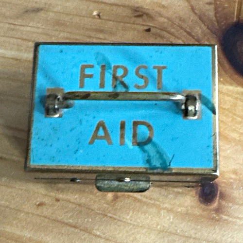Small metal militaria first - militaria,